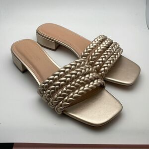 CUSHIONAIRE Women's braided low block heel sandal SIZE 7 CHAMPAGNE